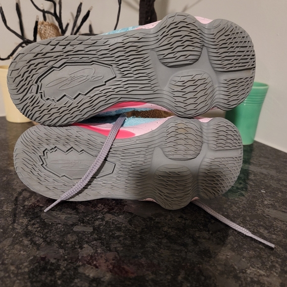 Nike LEBRON 17 XVII Pink Teal - Picture 6 of 8
